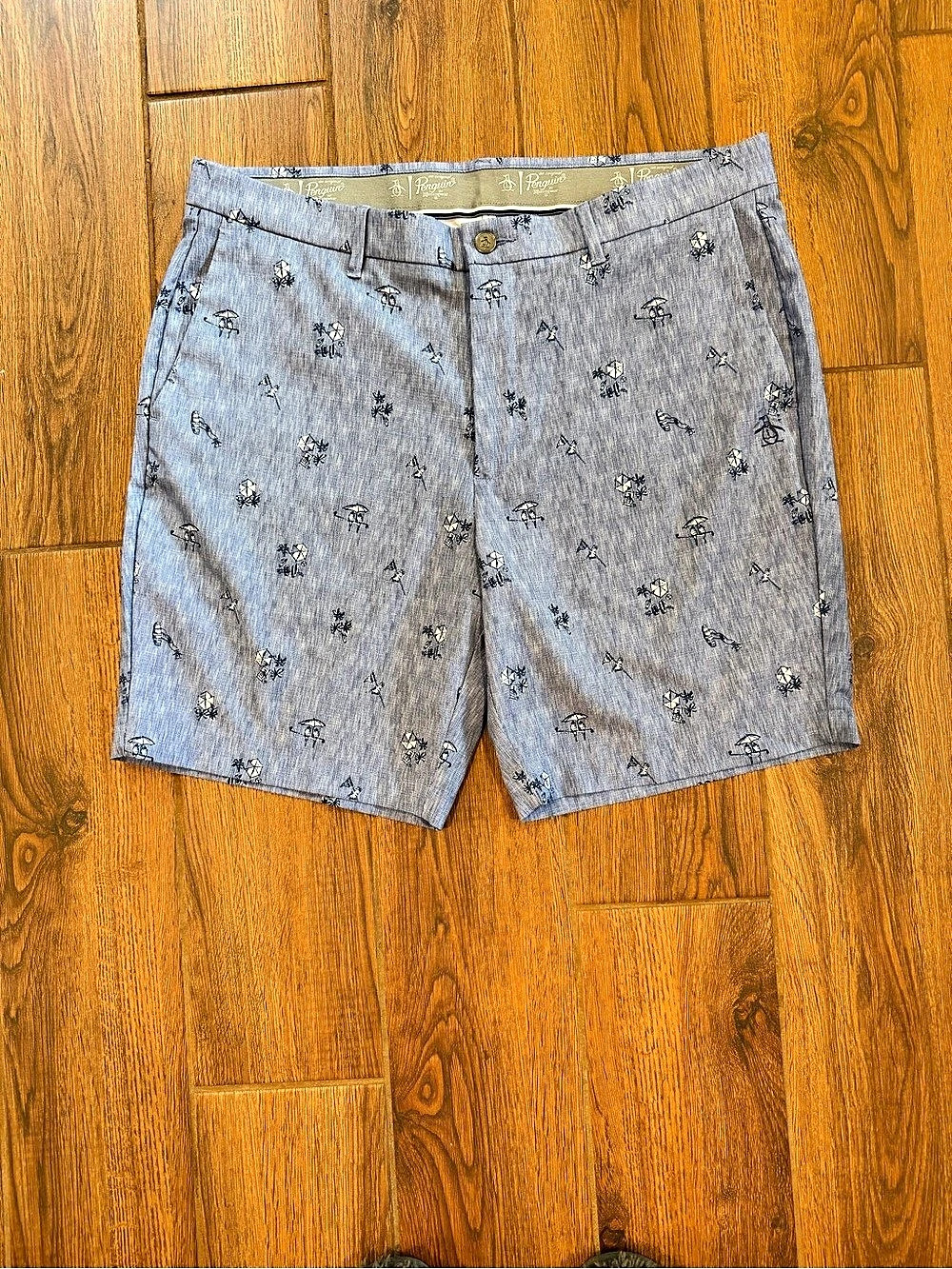 Penguin Men's Printed Flat Front Shorts 8” pockets Waist 36 Blue